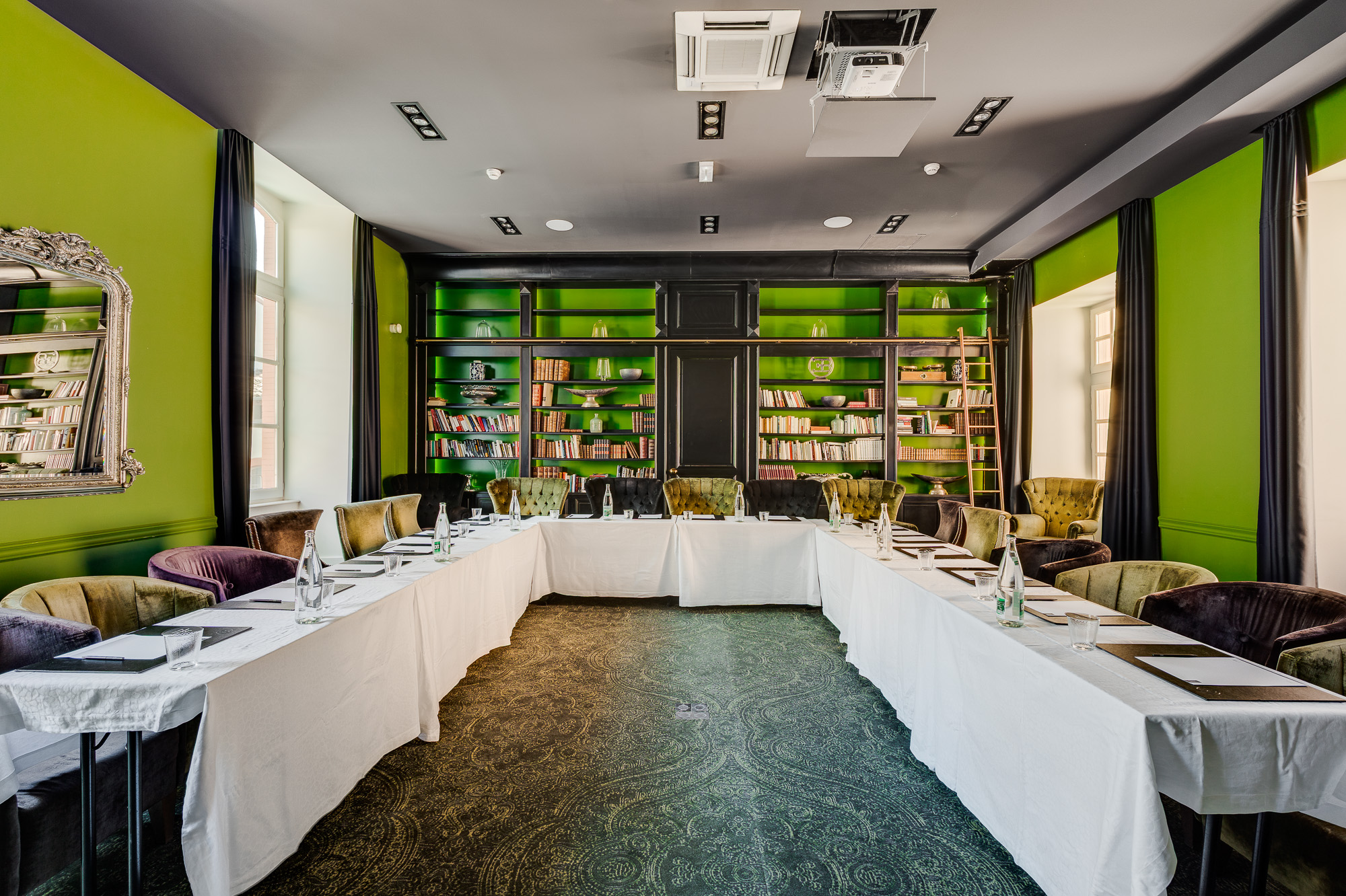 Salle de réunion bibliothèque verte — La Cour des Consuls Hotel & Spa Toulouse